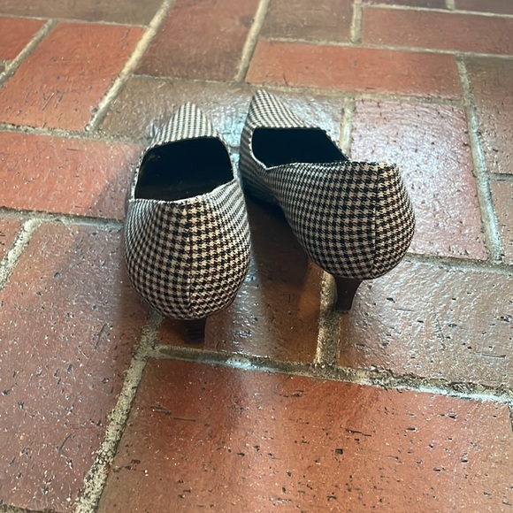 Bandolino Black and White Houndstooth Heels - Picture 3 of 8